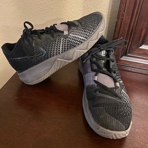 Boy’s Kyrie Flytrap Basketball Shoes